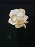 玖維婭 山茶花胸針女高檔淡水珍珠胸花防走光別針絲巾扣送母親生日禮物 山茶花胸針【禮盒裝】白色 曬單實(shí)拍圖
