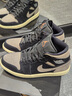 耐克（NIKE）男鞋Air Jordan 1 AJ1棕黑色舒適防滑耐磨減震中幫運動(dòng)復古籃球鞋 IB7110-002 43 曬單實(shí)拍圖