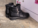 紅蜻蜓女鞋時(shí)裝靴秋冬加絨真皮頭層牛皮短靴女靴馬丁靴媽媽鞋皮靴女皮鞋 WTC434351C 黑色加絨 36 曬單實(shí)拍圖
