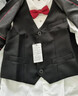 衣諾坊兒童西裝套裝花童西服男童主持人演出服禮服西裝組合 黑色4：西服 西褲 馬甲 領(lǐng)結 150 （建議體重：67-80斤） 曬單實(shí)拍圖