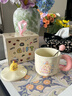 喜茶chiikawa聯(lián)名杯子小八烏薩奇可愛(ài)吉伊桌喝水杯牛奶陶瓷馬克杯 生日蛋糕烏薩奇-黃粉撞色【手捏紋】 粉色提繩禮盒【杯+蓋+勺+公仔】 曬單實(shí)拍圖