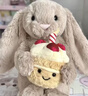 Jellycat蛋糕兔英國害羞邦尼兔懷抱生日蛋糕毛絨玩偶陪伴安撫公仔送女友 懷抱生日兔+禮袋禮盒 23厘米送藍色防塵袋 曬單實(shí)拍圖