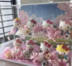 Hello Kitty正版凱蒂貓生日禮物哈嘍手辦擺件送女友孩盲盒太空艙情人節禮物 正版帶防偽碼-凱蒂貓8款【含展示盒+背景+裝飾花】 曬單實(shí)拍圖