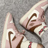 Air 喬 1 Mid AJ1 粉白 中幫 復古籃球鞋男女鞋板鞋 BQ6472-620 Air 喬 1 Mid AJ1 粉白 中幫 復古 BQ6472-620 36 曬單實(shí)拍圖