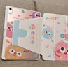 QBOSS適用iPad9/8/7保護殼蘋(píng)果ipad平板保護套10.2英寸2021/20款9代帶筆槽可任意旋轉可愛(ài)卡通多彩煤球 曬單實(shí)拍圖