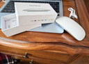 果坊【熱賣(mài)榜·第1名】妙控鼠標鍵盤(pán)適配蘋(píng)果ipad平板MacBook筆記本電腦臺式air 無(wú)線(xiàn)藍牙鍵鼠套裝靜音 【妙控鼠標-蘋(píng)果白】原廠(chǎng)質(zhì)量認證丨原版妙控手勢 頂配同芯【官新1:1還原丨妙控手勢】 曬單實(shí)拍圖