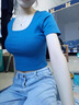 沐霓藍色正肩短袖T恤女春秋內搭設計感小眾修身顯瘦辣妹方領短款上衣 克萊因藍 M （建議80-95斤） 曬單實拍圖