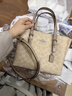蔻馳（COACH）【品牌直供】女士MOLLIE中號斜挎手托特包CV965新年情人節禮物 曬單實(shí)拍圖