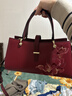 PmSix38婦女節禮物送媽媽母親實(shí)用女包紅色刺繡手提婚包中年單肩斜挎包 曬單實(shí)拍圖