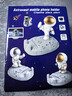 可愛(ài)踢腿太空人外星人宇航員懶人手機桌面支架辦公擺件裝飾品樹(shù)脂家居擺件手機托架創(chuàng  )意家居 暴富金-推手 曬單實(shí)拍圖