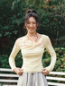 森馬（Semir）長(cháng)袖T恤女春季短款不對稱(chēng)蕩領(lǐng)斜肩露肩緊身2026上衣109126101001 曬單實(shí)拍圖