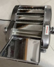 拜杰電動(dòng)壓面機家用面條機多功能餛飩皮餃子皮和面搟面機小型制面神器 銀色二刀型【加粗銅線(xiàn) 8檔調節】 可商用丨優(yōu)質(zhì)不銹鋼丨澎湃電機 曬單實(shí)拍圖