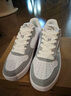 安踏（ANTA）男鞋運動(dòng)板鞋2026年夏季休閑鞋耐磨舒適休閑鞋通勤學(xué)生小白鞋子男 純凈白/霧灰 42 曬單實(shí)拍圖