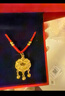 中國黃金（CHINA GOLD）黃金福字金鎖項鏈寶寶套裝足金長(cháng)命平安鎖吊墜嬰兒金飾周歲禮物 平安鎖項鏈【紅繩】約0.7g 曬單實(shí)拍圖