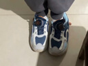 鴻星爾克童鞋男童運動(dòng)鞋冬季透氣女童休閑跑步鞋兒童耐磨防滑跑鞋 藏深藍/云霧灰 -偏小1碼 37 曬單實(shí)拍圖