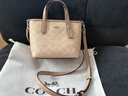 蔻馳（COACH）奧萊女士女包經(jīng)典標志CITY迷你托特包單肩斜挎包手提包禮物city15 SV/沙黃色/灰褐色 曬單實(shí)拍圖