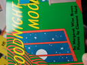 英文原版 Goodnight Moon 月亮晚安 紙板書(shū) 60周年紀念版 吳敏蘭廖彩杏書(shū)單 經(jīng)典繪本 Margaret Wise Brown逃家小兔同作者 綠山墻 曬單實(shí)拍圖