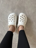 CROCS卡駱馳厚底云朵洞洞鞋|206750 白色-100 36/37(230mm) 曬單實(shí)拍圖