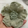 贏(yíng)夫人（Mrs win）韓版布藝花朵胸針女小眾設計感絹紗立體別針氣質(zhì)連衣裙禮服配飾品 淺綠色 A04-303 曬單實(shí)拍圖