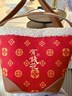 杭州靈隱2026新年限定新年紅錢(qián)袋子抱富有錢(qián)花毛茸茸手提包包 新年紅·有錢(qián)花毛絨包【已過(guò)香】 曬單實(shí)拍圖