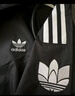 adidas寬松日常舒適運動(dòng)夾克外套男女春季新款阿迪達斯官方三葉草   黑色   L 曬單實(shí)拍圖