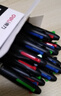 得力(deli)多功能4色圓珠筆 0.7mm子彈頭按動(dòng)筆原子筆中油筆 (黑紅藍綠) 12支/盒 33390 曬單實(shí)拍圖
