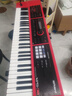 羅蘭電子合成器XPS10X/30戰斧JUNO6系列Fantom08音樂(lè )制作MIDI舞臺演出 【預售】XPS30合成器61鍵盤(pán)(紅）+配件 曬單實(shí)拍圖