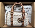 MICHAEL KORS 邁克高仕 MK Bedford 迷你波士頓手提斜挎包包 香草白/橡果棕 149 迷你 曬單實(shí)拍圖