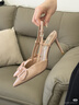 希尼公爵品牌一字扣高跟鞋女細跟尖頭漆皮單鞋夏季新款后空v扣包頭涼鞋女 裸色-4CM 40 曬單實(shí)拍圖
