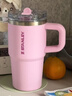 STANLEY保溫杯水杯巨無(wú)霸吸管杯PRO保溫保冷大容量杯子男女女神節禮物 【新色來(lái)襲】晶粉色- 591ml 曬單實(shí)拍圖