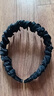 滿(mǎn)天星緞面纏繞齒梳發(fā)箍簡(jiǎn)約時(shí)尚蓬松高顱頂顯臉小頭箍發(fā)飾女 綢緞發(fā)箍黑色 曬單實(shí)拍圖