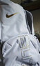 耐克NIKE男女雙肩包 運動(dòng)旅行包背包書(shū)包 休閑包HM9965-100白 均碼 曬單實(shí)拍圖