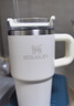 STANLEY保溫杯水杯巨無(wú)霸吸管杯大容量杯子保溫保冷時(shí)尚居家戶(hù)外男女禮物 【熱銷(xiāo)色系】柚黃色- 591ml 曬單實(shí)拍圖