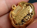 周大生黃金寶寶長(cháng)命鎖吊墜平安金鎖掛墜滿(mǎn)月周歲禮物 大版(不含鏈)3.89g 曬單實(shí)拍圖