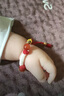 寶寶防驚嚇手鏈黑狗牙嬰兒外出護身符本命年兒童朱砂桃木孕婦紅繩 生肖【蛇】 曬單實(shí)拍圖