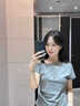 柯蘭娜韓系假兩件灰色斜肩短袖T恤女夏季辣妹撞色修身褶皺miu系露肩上衣 灰色 M （ 90-105斤） 曬單實(shí)拍圖