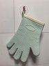 拜杰防燙手套 隔熱烤箱手套雙層硅膠耐高溫烘焙五指手套清新綠2只裝 曬單實(shí)拍圖