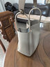 百麗女包簡(jiǎn)約通勤菜籃子包送禮牛皮手提大容量水桶包JY177DX5 灰色 曬單實(shí)拍圖