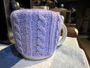 默然諾爾杯套保護套手工針織通用隔熱保溫杯玻璃杯水杯水壺套毛線(xiàn)編織茶杯 紫色麻花馬克杯套 曬單實(shí)拍圖