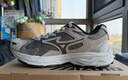 美津濃（MIZUNO）男女運動(dòng)休閑鞋緩震透氣網(wǎng)面拼接跑步RACER S 01/丹寧 43 曬單實(shí)拍圖
