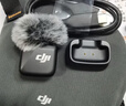 大疆 DJI Mic Mini 迷你無(wú)線(xiàn)高品音質(zhì) 降噪領(lǐng)夾麥克風(fēng) 【安卓+蘋(píng)果15/16/17系列】手機版 一拖一 曬單實(shí)拍圖