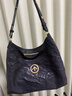 GROTTO個(gè)樂(lè )經(jīng)典黑石hobo包大小號植鞣綿羊皮腋下單肩斜挎軟包通勤禮物 經(jīng)典黑 金標L 曬單實(shí)拍圖