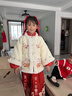 羅蒙漢服女童拜年服冬款明制漢服過(guò)年衣服馬面裙演出服 米白色套裝140 曬單實(shí)拍圖