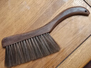 初舍（CHUSHE）雞翅木刷掃床刷子大號掃把笤帚軟毛床刷除塵清潔刷長(cháng)柄床上刷神器 曬單實(shí)拍圖