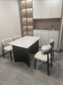 晨巢實(shí)木巖板餐桌椅家用小戶(hù)型飯桌詫寂風(fēng)長(cháng)方形西餐桌簡(jiǎn)約餐廳家具 抗菌啞光純白+黑色桌腳+羊角椅 1.4米 一桌四椅【全托底板】 曬單實(shí)拍圖