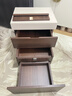源著(zhù)原林（YUZYULIN）暗格床頭柜智能家用臥室實(shí)木儲物柜一體帶鎖輕奢高級感床邊柜子 暗格帶鎖+下胡桃色+卡其（底層暗格）高55 48x40x50cm 曬單實(shí)拍圖