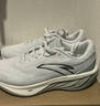 安踏PG7科技緩震慢跑鞋男鞋冬季舒適軟底舒適減震運動(dòng)鞋體測通勤鞋子 【PG7-旅步1.5】紙莎白/基礎黑/銀-7 43 曬單實(shí)拍圖