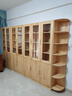 苗艾東實(shí)木書(shū)柜帶玻璃門(mén)客廳家用展示柜現代簡(jiǎn)約兒童書(shū)架松木定制儲物柜 7門(mén)280長(cháng)*32深*200高 曬單實(shí)拍圖