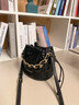紀詩(shī)哲奢侈品牌水桶包包女包2026新款單肩斜挎包鏈條包生日情人節禮物 黑色-熱銷(xiāo)款【禮盒裝】 【時(shí)尚水桶鏈條包】 曬單實(shí)拍圖