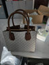 MICHAEL KORS邁克高仕 MK Mercer 中號經(jīng)典款托特包斜挎包風(fēng)琴包 香草白/橡果棕 150 中號 曬單實(shí)拍圖